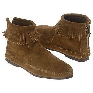 Minnetonka Moccasin Back Zipper Bootie